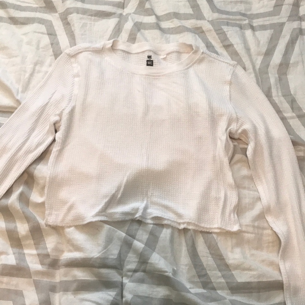white cropped long sleeve tee